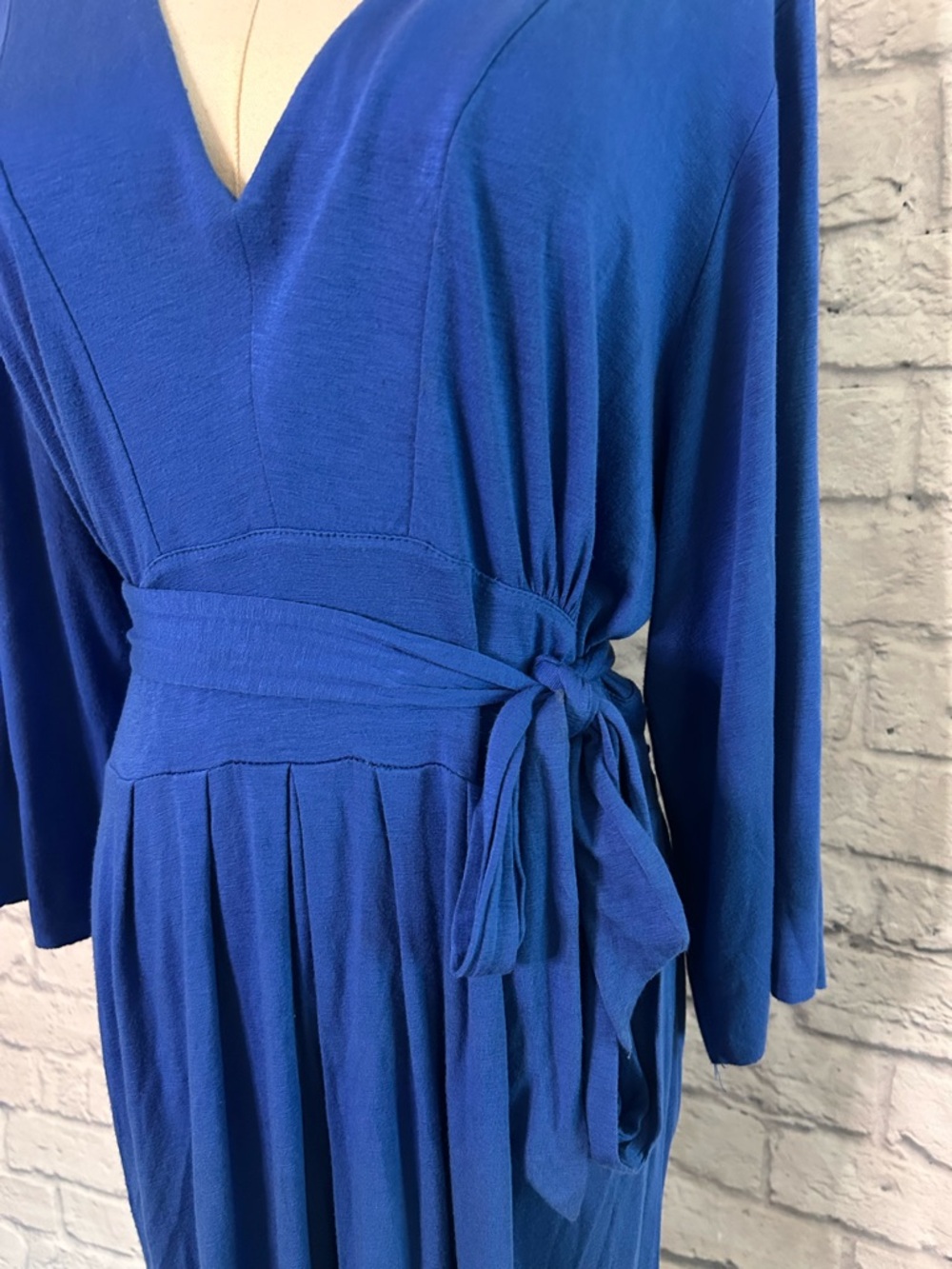 Nicole Miller Lapis Blue Rayon V-Neck Midi Dress Belt Knit Flowy Office Siren - Picture 6 of 12